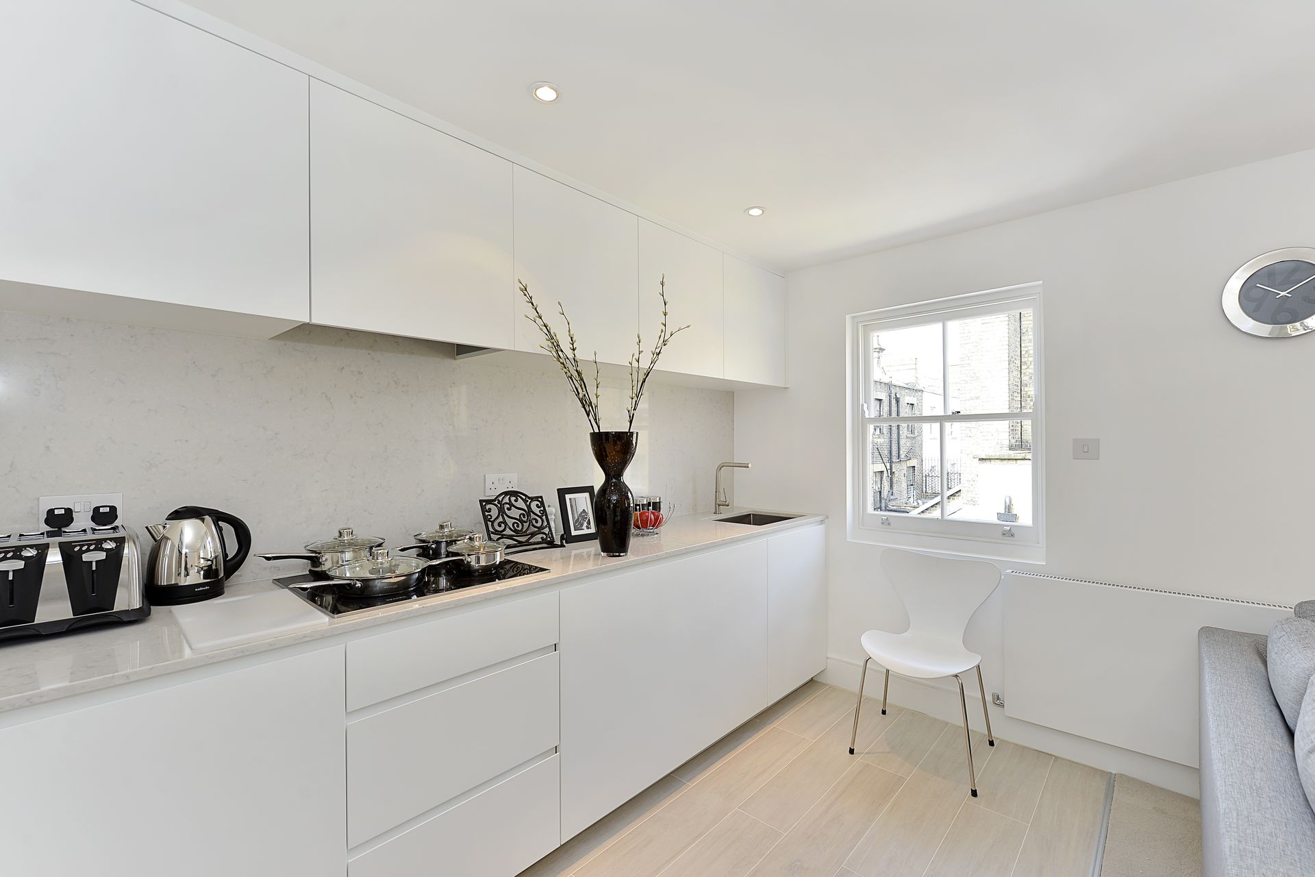 Kensington – 2 Bedroom Flat: Kitchen